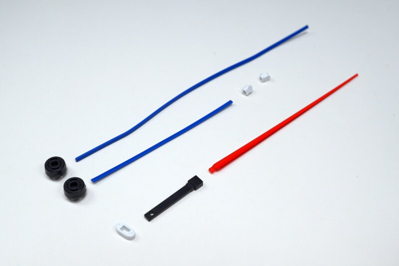 GNビームサーベルと接続ケーブルの組み立て