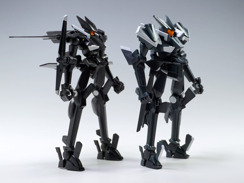 「HG ユニオンフラッグカスタム」と3