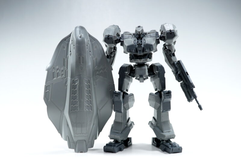 前方上部のパーツは1枚構成。