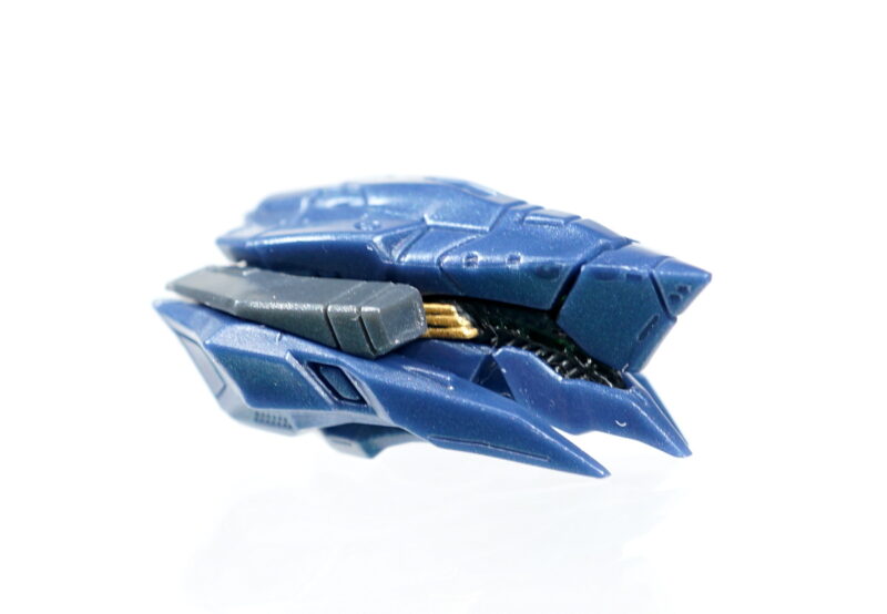 目を塗装した頭部